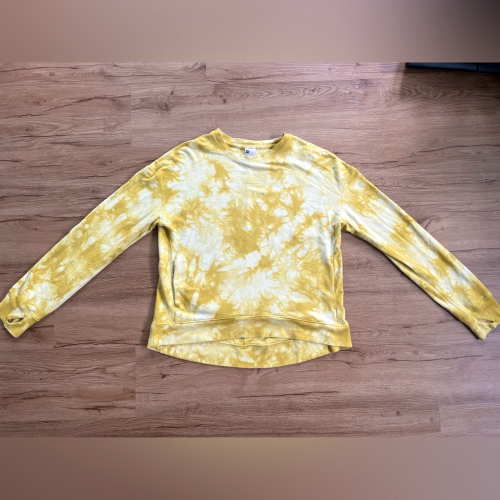 All In Motion athletic leisure sweater. Yellow Sunburst Tie-dye